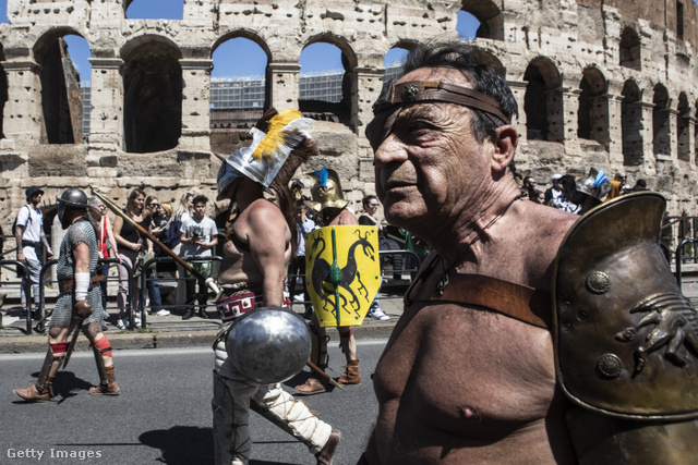 Az ókori gladiátorok emlékét máig megidézik az olaszok időről időre