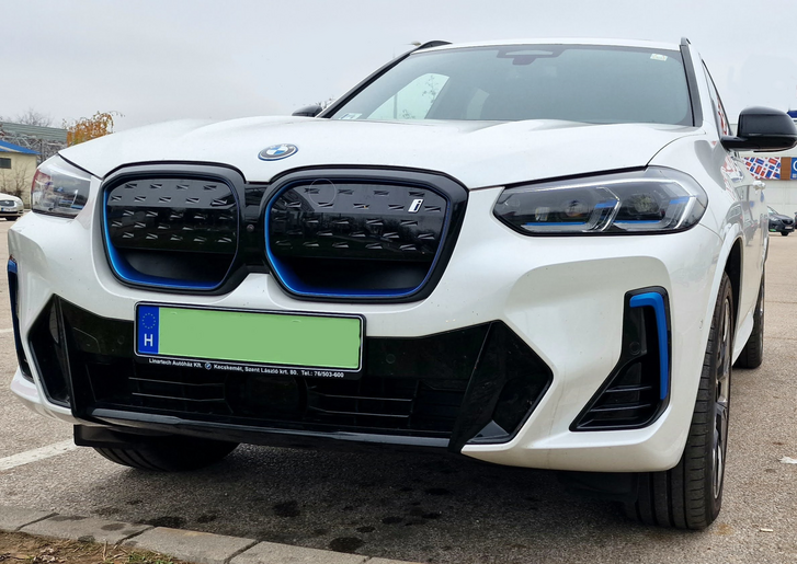 BMW iX3: nem az átlag veszi