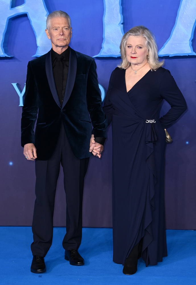 Stephen Lang feleségével az oldalán jelent meg az Avatar: A víz útja londoni premierjén