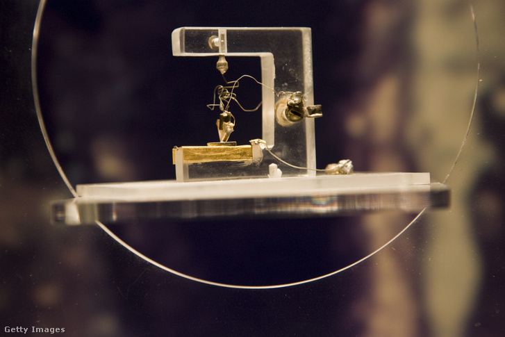 Az első tranzisztor a Az Alcatel-Lucent Bell Labs kiállításán 2007 októberében