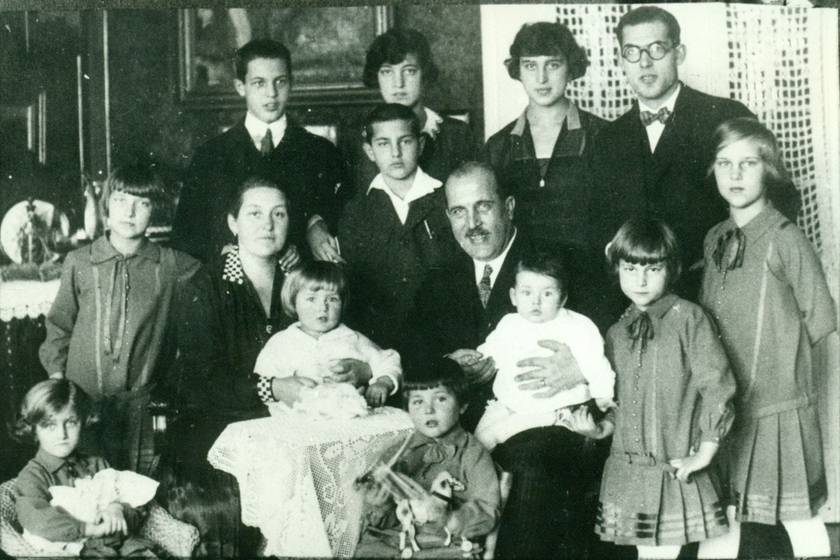 Gundel Károly és családja.