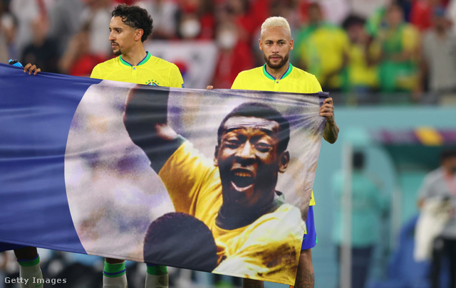 A katari vébén Peléért is játszottak Neymarék. A kiesés után megható üzenetet küldött a legenda