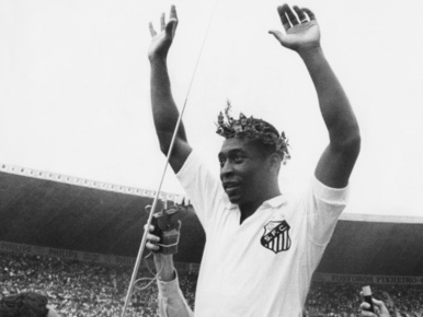 Több tízezren rótták le kegyeletüket Pelé ravatalánál – fotók