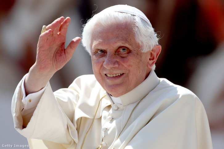 XVI. Benedek pápa 2010. április 28-án