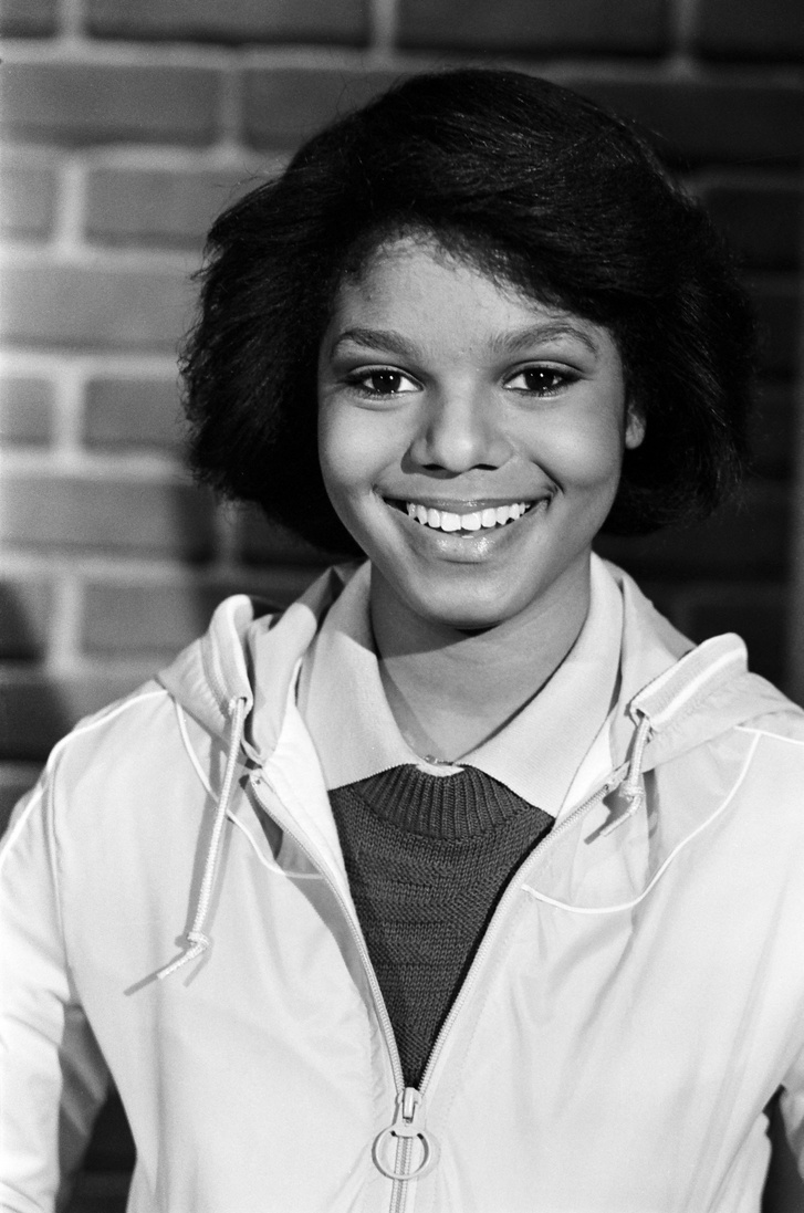 Janet Jackson fiatalkorában jellegzetes orral és bájos vonásokkal rendelkezett, ekkor még nyoma sem volt plasztikának.