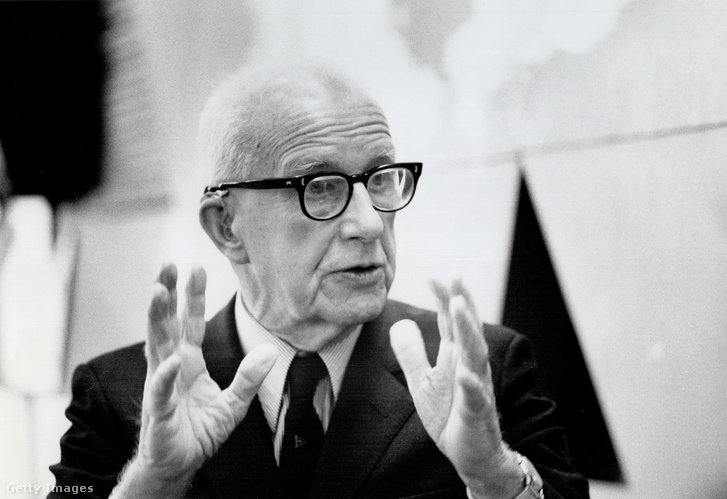 R. Buckminster Fuller 1974-ben
