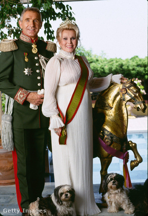 Utolsó férjével, Frédéric Prinz von Anhalttal, Bel Air-i otthonukban (1990)