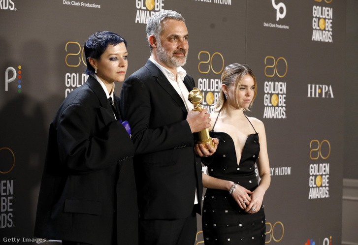 Emma D'Arcy, Milly Alcock és Miguel Sapochnik, a legjobb televíziós sorozat nyertesei