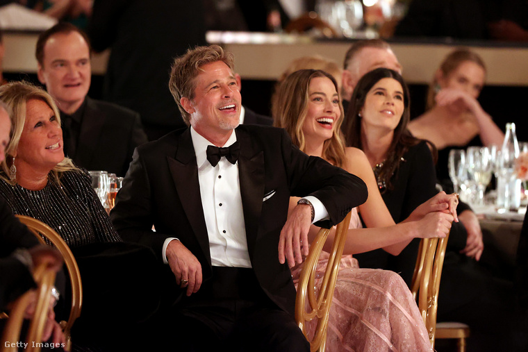 Az eseményt Brad Pitt sem hagyta ki: Margot Robbie és Quentin Tarantino asztalánál foglalt helyet.