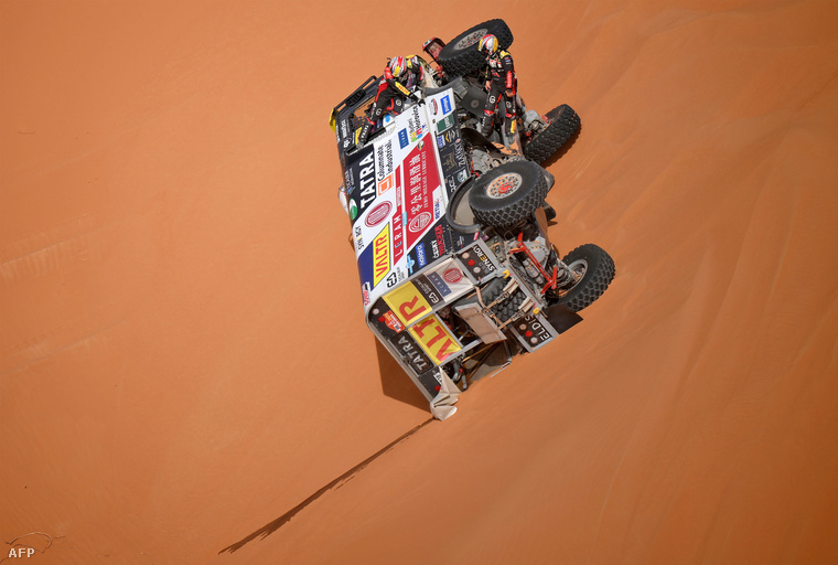 Jarosav Valtr, Rene Kilian és Tomas Sikola a szaúd-arábiai Dakar-rali tizenkettedik szakaszán 2023