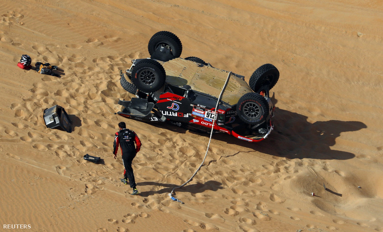 Brian Baragwanath és Leonard Cremer balesete a szaúd-arábiai Dakar-rali tizenharmadik szakaszán 2023