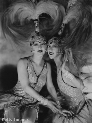 A Dolly Sisters 1927-ben