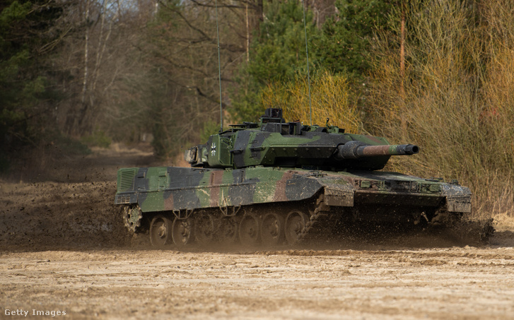 Egy Leopard 2 harckocsi