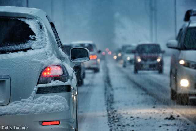 A téli autózás több veszéllyel jár