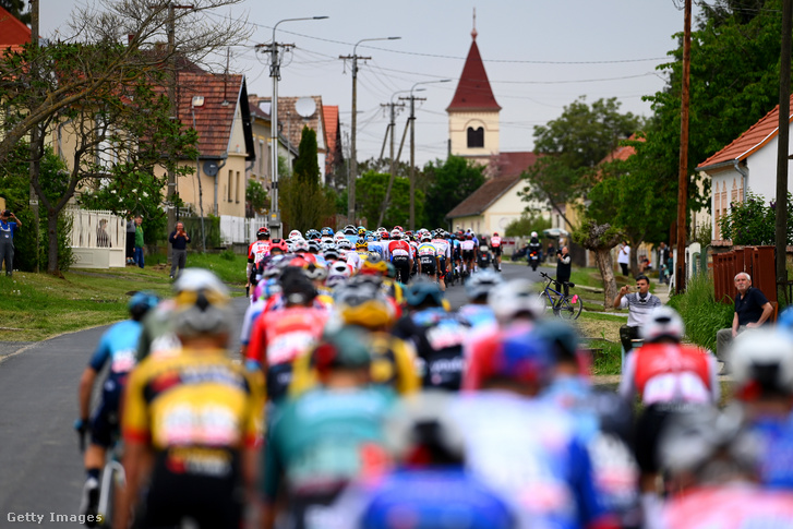 A Giro d'Italia versenyzői Nagyradán keresztül mennek 2022. május 8-án