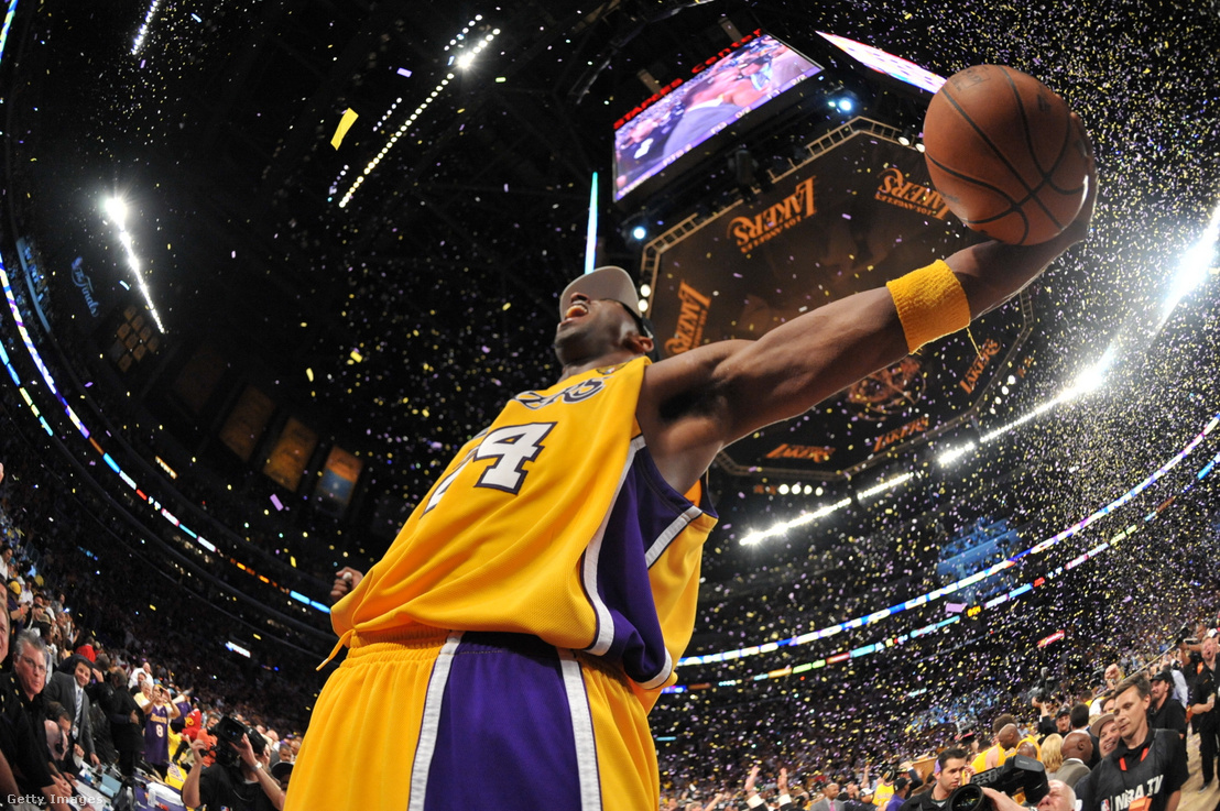 Kobe Bryantet ünnepli bajnoki címét 2010. június 17-én