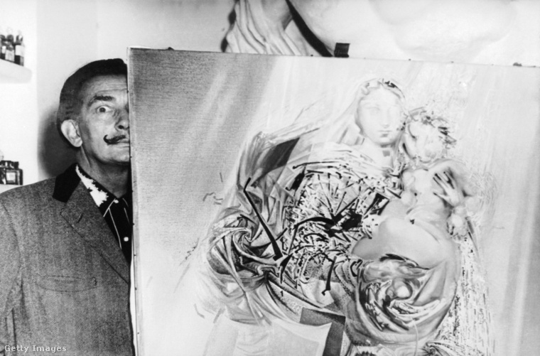 A legendás festőművész, Salvador Dalí a modern művészet sajátos személyisége volt