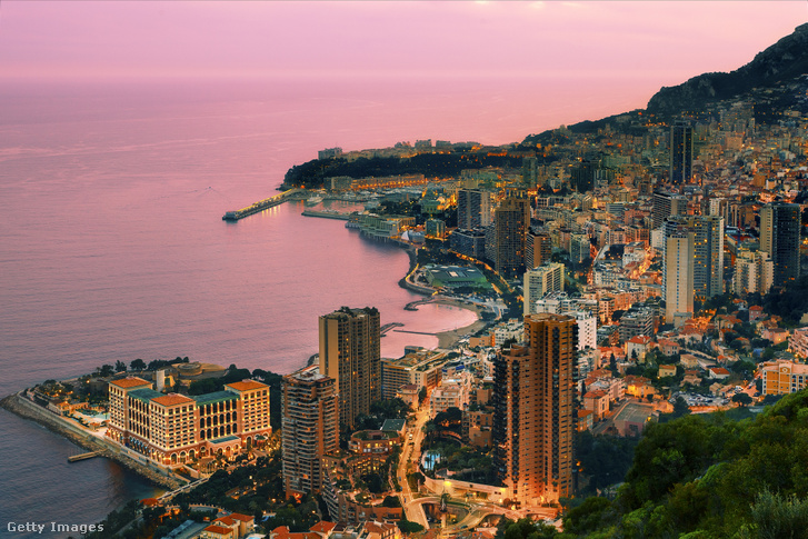Monaco kora esti látképe, ahogy Philippe és Suzanne először látta