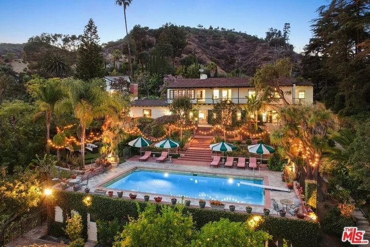 Sokat engedett fényűző Hollywood Hills-i rezidenciájának árából Helen Mirren