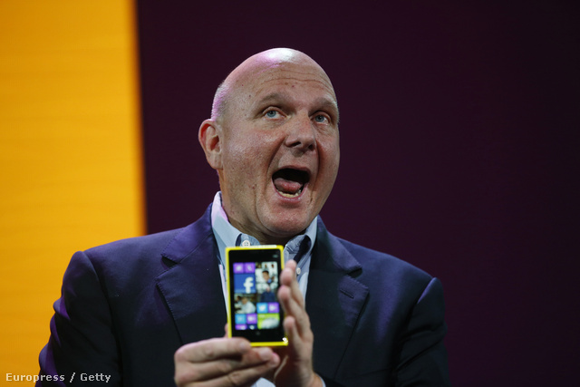 Steve Balmer leköszönő Microsoft-vezér egy Nokia-bemutatón