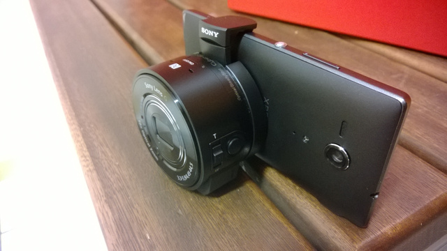A Sony külső kamerája telefonra illesztve