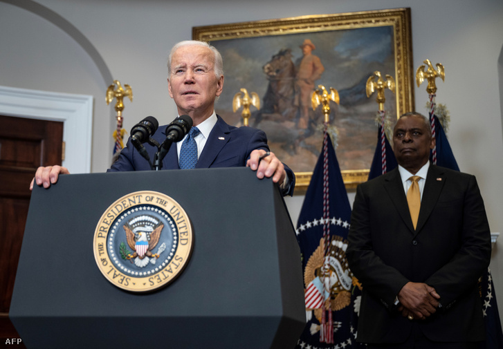 Joe Biden amerikai elnök Ukrajna folyamatos támogatásáról beszél az Oroszország elleni harcban a washingtoni Fehér Ház Roosevelt-termében 2023. január 25-én