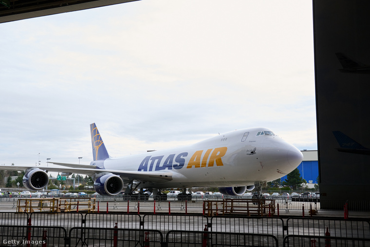 Az Atlas Air 1992-ben egyetlen 747-200-ból átalakított tehergéppel indult, harminc év alatt pedig szinte az összes 747-variánst használta már