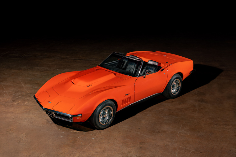 A General Motors 1969-ben összesen kettőt épített a Chevrolet Corvette Stingray ZL-1 kabrióból, és ez még narancssárga is