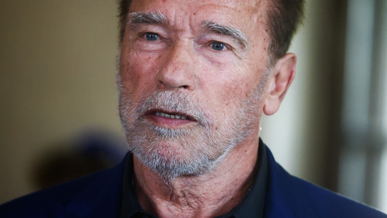 Arnold Schwarzenegger elütött egy nőt