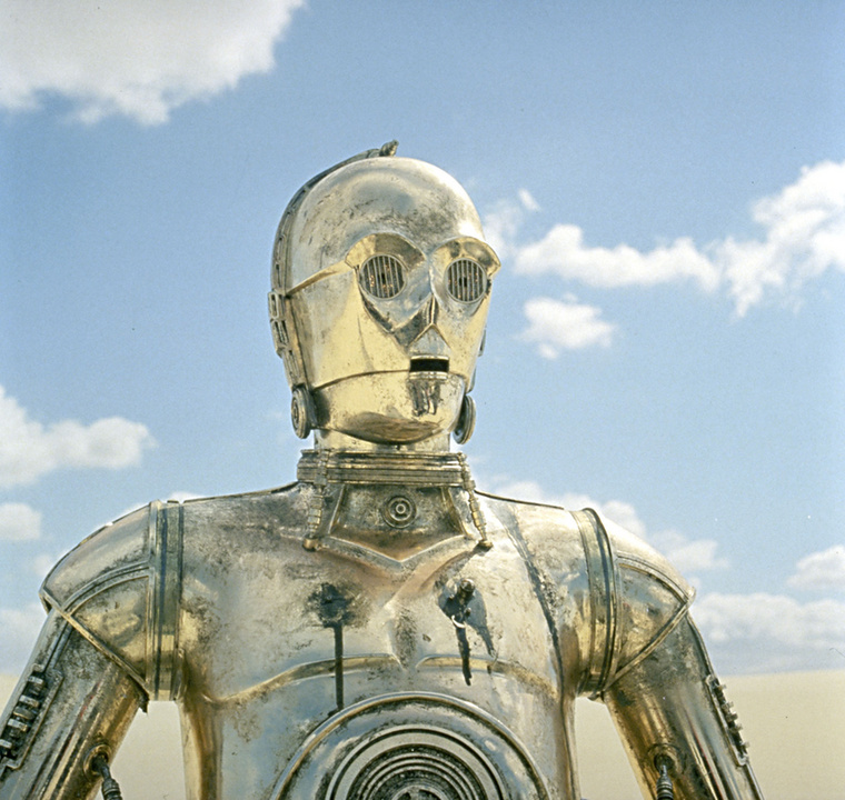 Anthony Daniels – C-3POAz igazi Star Wars-rajongókon kívül kevesen tudják, hogy C-3PO karakterét egy igazi hús-vér ember alakította, nem pedig csak egy egyszerű kellék volt