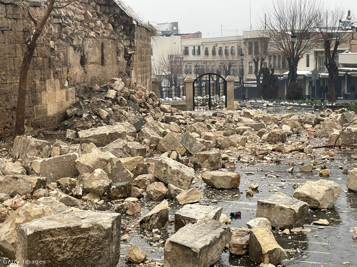 A fellegvár a földrengés után, 2023. február 6-án