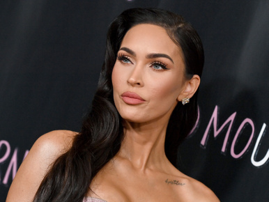 Megan Fox erős utalást tett arra, hogy szakított Machine Gun Kellyvel