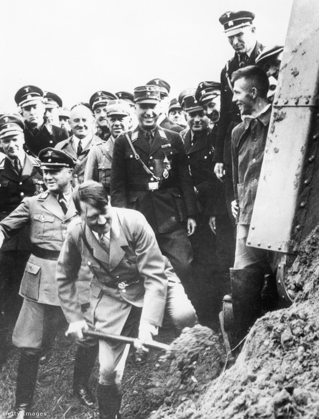 Propagandafotó: Hitler az autópálya-építkezésen 1933 szeptemberében