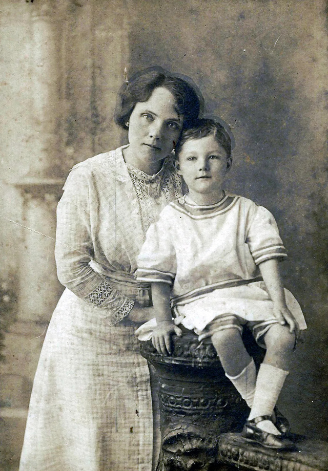 Bruce Anderson, alias Bobby Dunbar (1908–1966) édesanyjával, Juliával
