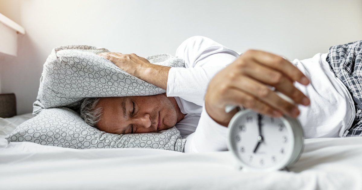 Engedjünk a testünk jelzésének, és inkább a munkánkat alakítsuk az alvási szokásainkhoz?