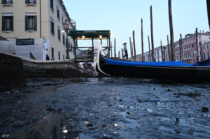 A velencei Canal Grande 2023. február 20-án