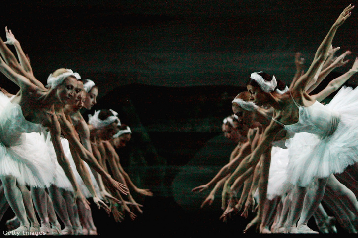 A Bolsoj Balett táncosai a londoni Royal Opera House-ban 2004. július 22-én