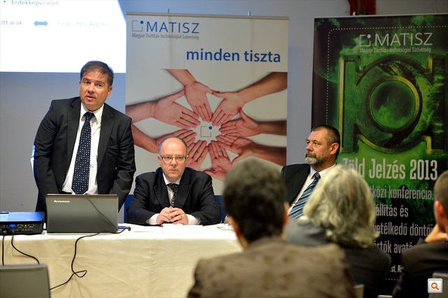 Gál Pál, a PQS International Hungary Kft. vezérigazgatója, Paár Zoltán, MATISZ-elnök és Ritz Tibor a MATISZ Szakmafejlesztési és Szakképzési bizottságának elnöke