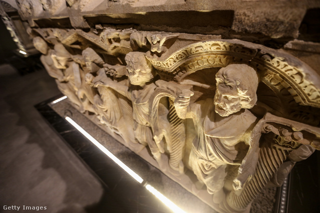 Az ókori római gyászlevelet Nagy Sándor tábornokának sírjában találták