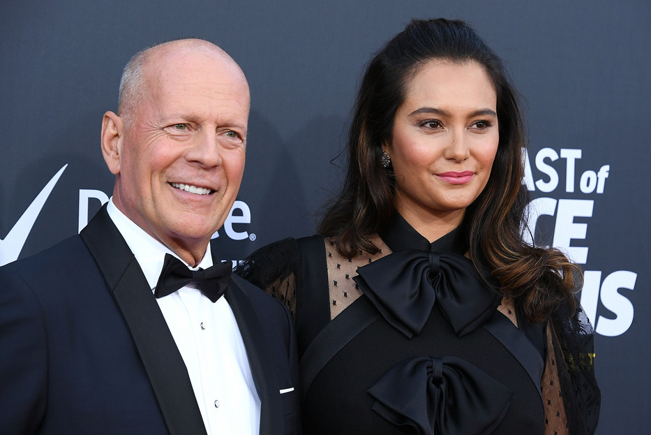 Bruce Willis felesége üzent a paparazzóknak