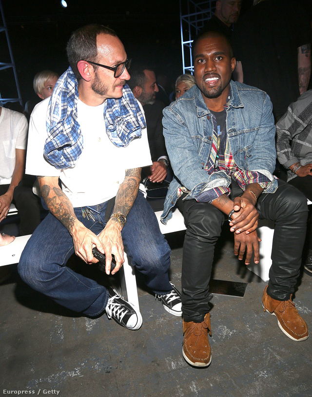 Kanye West egyik kedvenc divatfotósunkkal, Terry Richardsonnal az Alexander Wang show első sorában.
