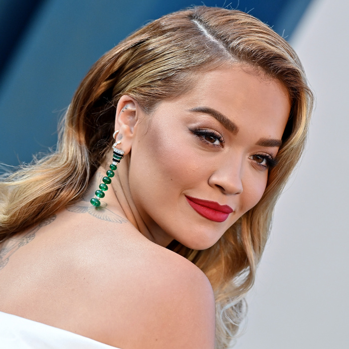 Rita Ora aligruhája vitte a prímet az Oscar-gála előpartiján