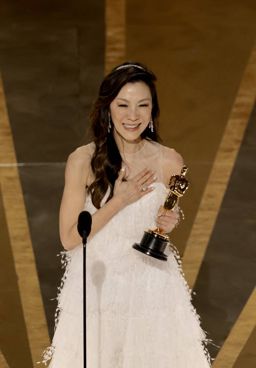Michelle Yeoh történelmet írt, első ázsiai nőként nyert a legjobb női főszereplő kategóriában.