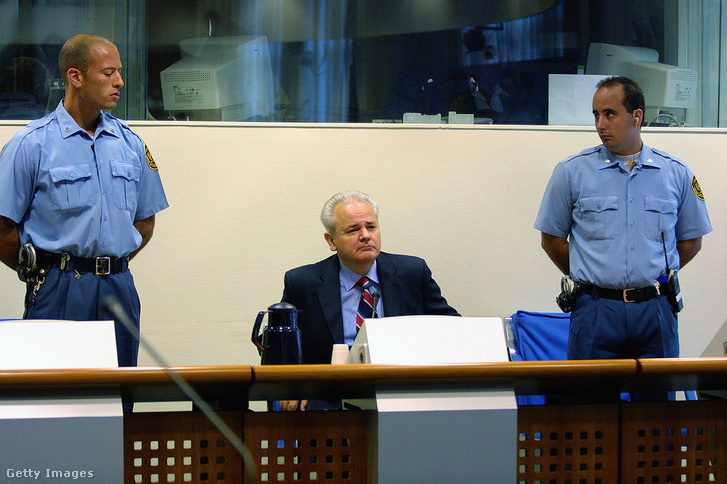 Szlobodan Milosevics a hágai Nemzetközi Büntetőbíróságon