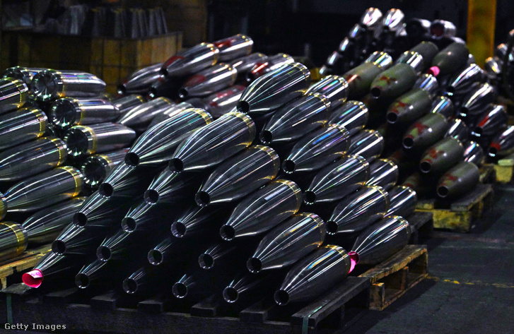 155 milliméteres tüzérségi lőszerek a Scranton Army lőszergyárban 2023. február 1-jén Pennsylvaniában