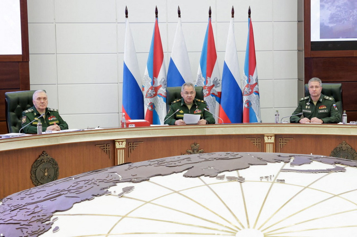 Szergej Sojgu orosz védelmi miniszter Moszkvában egy 2023. március 22-én kiadott képen