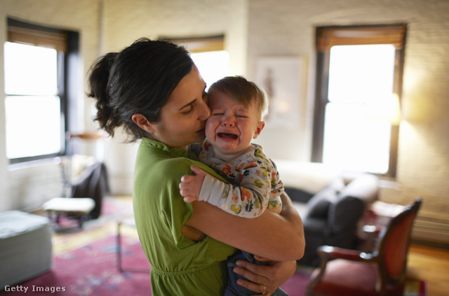 A gyermek sírására való reagálás nem elkényeztetés, hanem a szükségleteire való egészséges reagálás