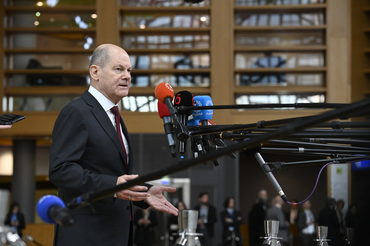 Pellengérre állították Olaf&nbsp;Scholzot az EU-csúcson