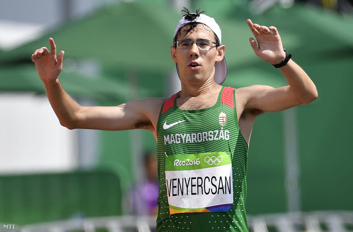 Venyercsán Bence a célba ér a 44. helyen riói nyári olimpia férfi 50 kilométeres gyaloglás versenyszámában Rio de Janeiróban 2016. augusztus 19-én