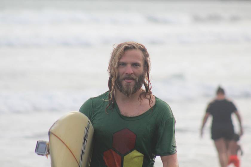 Hajmási Dávid Panamában szörfözés után még hosszú hajjal.